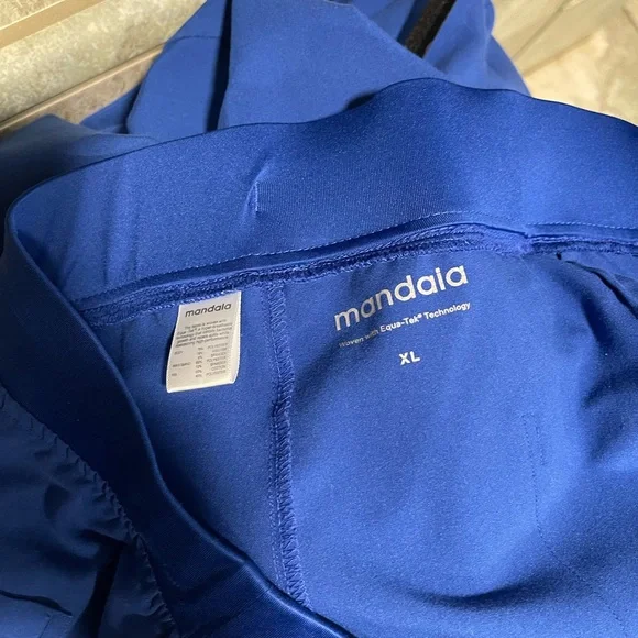 Mandala Women's Royal Blue jogger scrub set - Picture 5 of 6